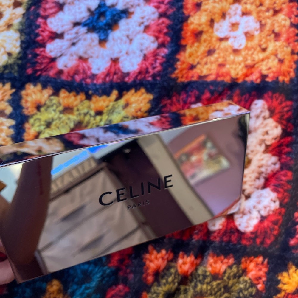 Celine Display - Picture 2 of 4